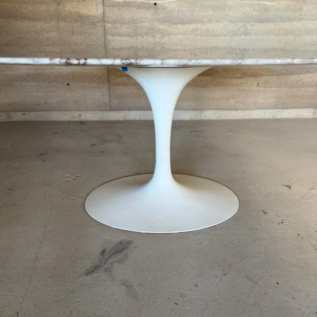 Mid-Century Modern Eero SaarinenKnoll Oval Tulip Pedestal Table Cristallo Quartz For Sale In San Diego - Image 6 of 11