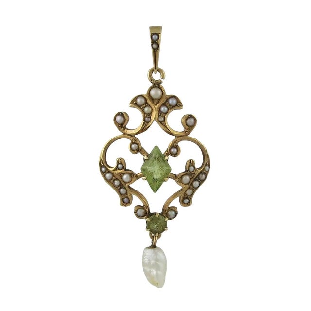 Shabby Chic Krementz 14k Gold Seed Pearl and Peridot Lavalier Pendant For Sale - Image 3 of 3