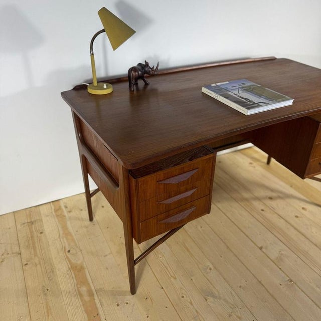 Brown Vintage Teak Writing Desk by Svend Åge Madsen for H.P. Hansen, 1960s For Sale - Image 8 of 11