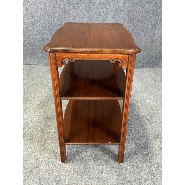 Vintage Grand Rapids 3-Tier Side Table For Sale In Raleigh - Image 6 of 14