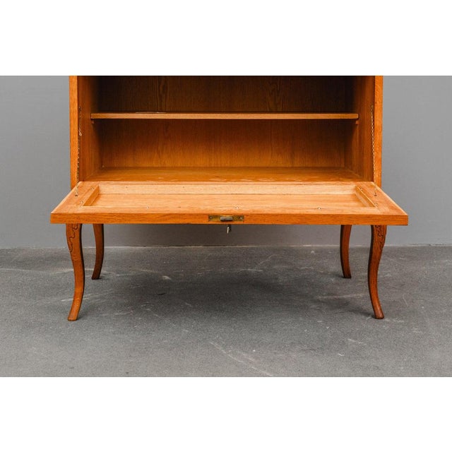Art Nouveau Chest of Drawers in Oak For Sale - Image 17 of 18
