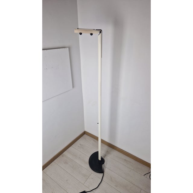 Vintage Floor Lamp in White Metal by Gianfranco Frattini for Luci, 1970s For Sale - Image 11 of 12