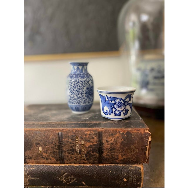 Early 20th Century Collection of Two (2) Blue and White Chinoiserie Miniature Vase and Planter For Sale In Chicago - Image 6 of 6