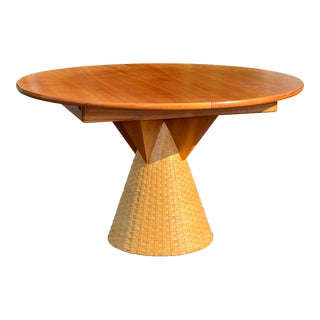 1980s Vintage Italian Modern Dining Table on Rattan Base With Leaf by Pierantonio Bonacina For Sale