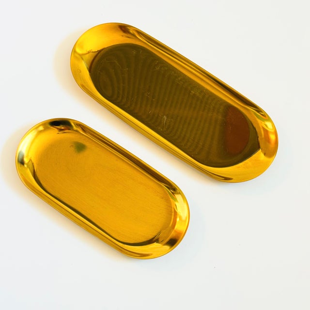Late 20th Century Vintage Oval Brass Nesting Trays - Set of 2 For Sale - Image 5 of 8
