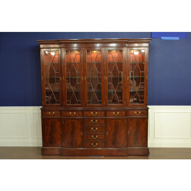 Large Five Door Traditional Georgian Mahogany Breakfront China Cabinet/Bookcase by Leighton Hall For Sale In Atlanta - Image 6 of 12