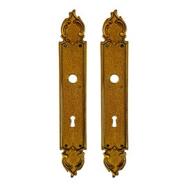 Example of Keyhole Plates