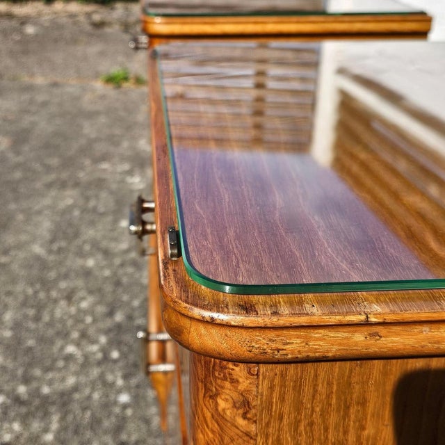 Vintage French Art Deco Nightstands in Burled Wood and Glass, 1930s, Set of 2 For Sale - Image 15 of 18