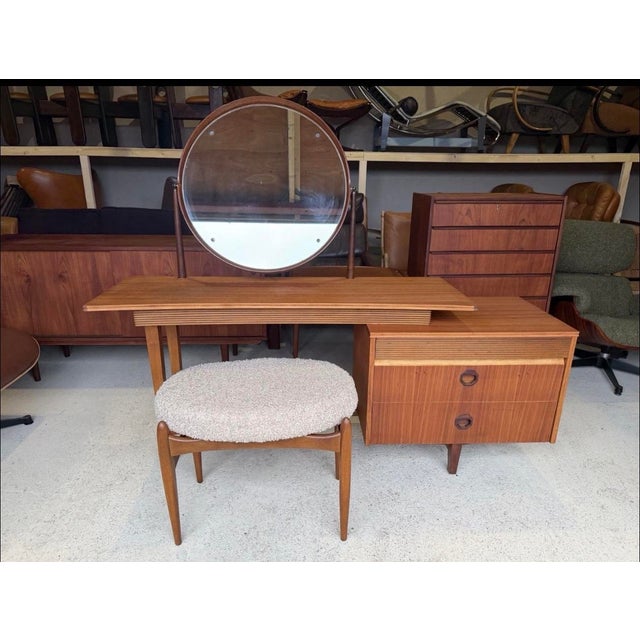 Mid-Century Modern Mid-Century Dressing Table and Stool from Elliots of Newbury, Set of 2 For Sale - Image 3 of 18