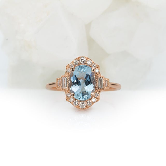 1.5cts Aquamarine Ring With Natural Diamonds Accents: Solid 14k Gold, Oval 9x7mm For Sale - Image 4 of 10