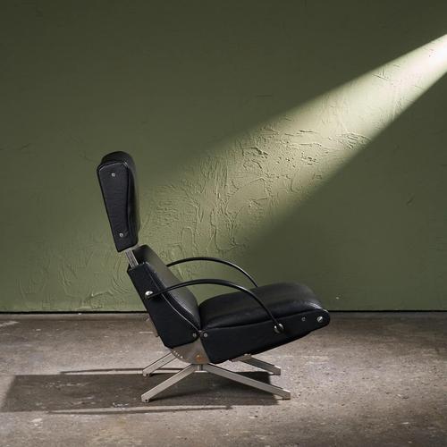 Osvaldo Borsani P40 Lounge Chair in Stainless Steel and Black Faux Leather by Osvaldo Borsani for Tecno, Italy, 1950s For Sale - Image 4 of 13