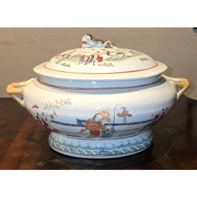 Asian Late 19th Century Qing Dynasty Soup Tureen With Foo Dog Lid Handle For Sale - Image 3 of 6