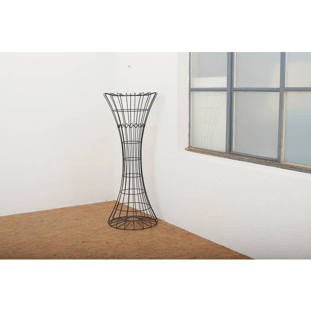 Grey-Silver Powder-Coated Bent Metal Wire Coat Stand by Verner Panton for J. Lüber AG For Sale - Image 6 of 11
