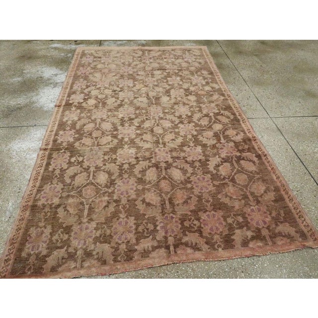 Galerie Shabab Collection Mid-20th Century Turkish Anatolian Accent Rug For Sale - Image 4 of 9