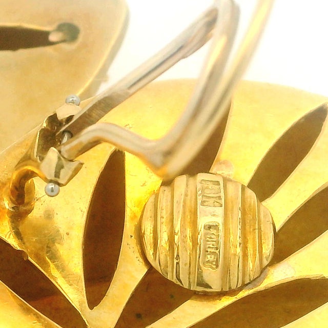 1980s Italian Forza 18k Hammered Gold and Ruby Ear Clips, Pair For Sale - Image 14 of 18