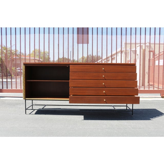 Mid-Century Modern Credenza by Paul McCobb, 'Irwin Collection' For Sale In Los Angeles - Image 6 of 12