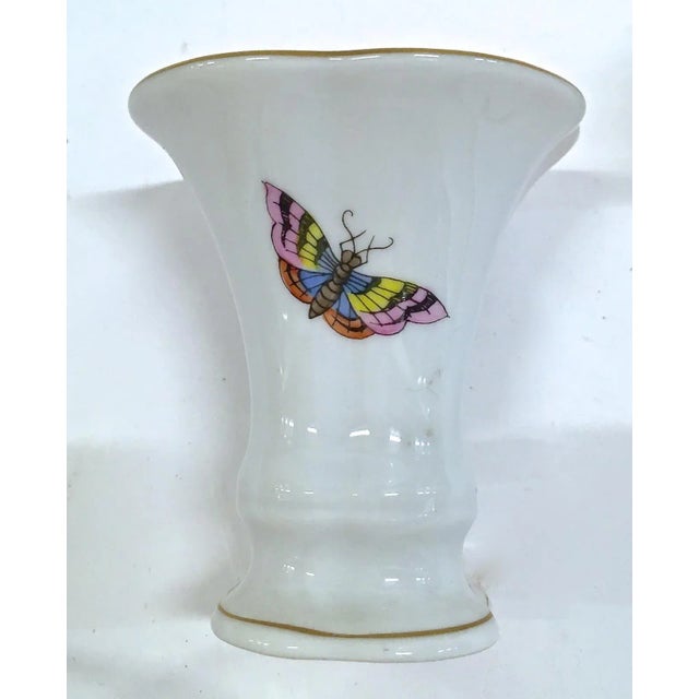 Vintage Herend Wild Bird/Butterfly Bud Vases, Pr For Sale In Atlanta - Image 6 of 9