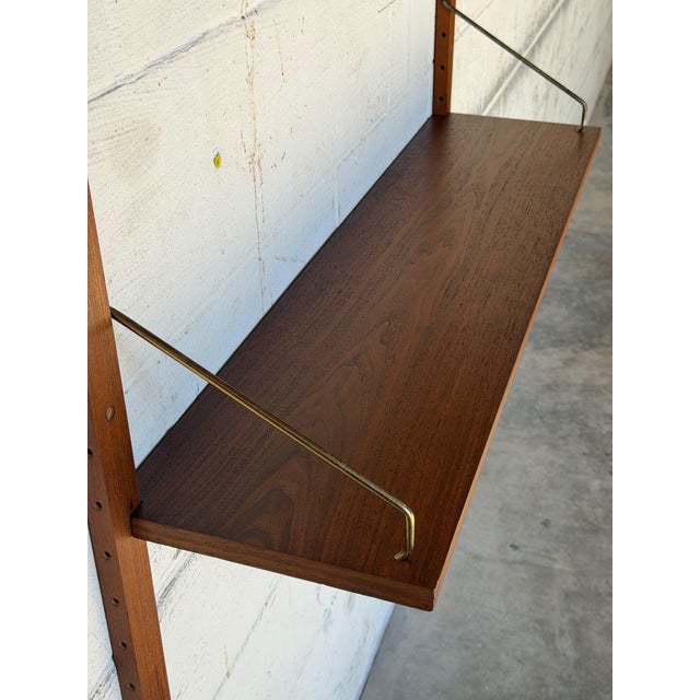 1960s Vintage Cado Teak Wall-Mounted Shelving System With 3 Adjustable Shelves – Danish Modern Mid-Century Wall Unit For Sale - Image 5 of 10