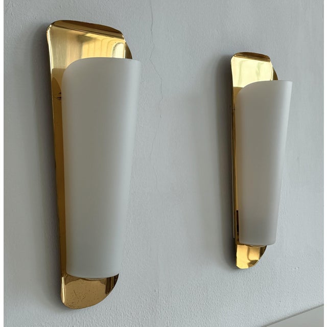 Art Deco Wall Sconces in Brass & Opaline from Vereinigte Werkstätten, 1950s, Set of 2 For Sale - Image 6 of 18
