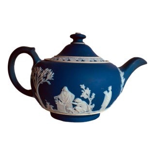 Exquisite Wedgwood Bone China Jasperware Dipped Teapot - "Classical" Pattern For Sale