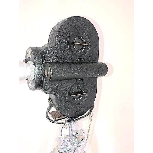 Early 20th Century Hollywood Movie Camera, Circa 1923, Fully Original With Geared Head and Maple Wood Tripod Legs For Sale - Image 13 of 18