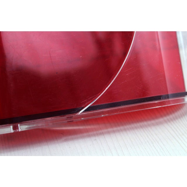 Guzzini Towel Rack from the 1980s Super practical and with a neat design, this towel rack will quickly find its place and...