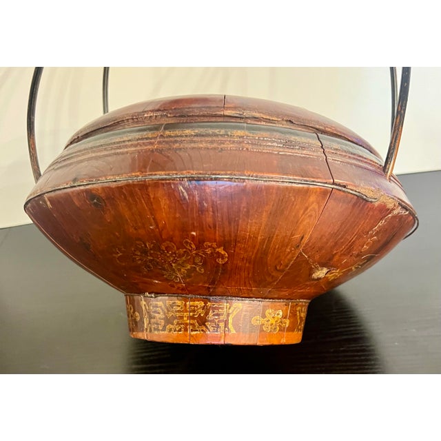 Late 19th Century Antique Chinese Wedding Basket / Lidded Carrying Basket – Circa 1890–1915 – Not a Modern Reproduction For Sale - Image 5 of 9