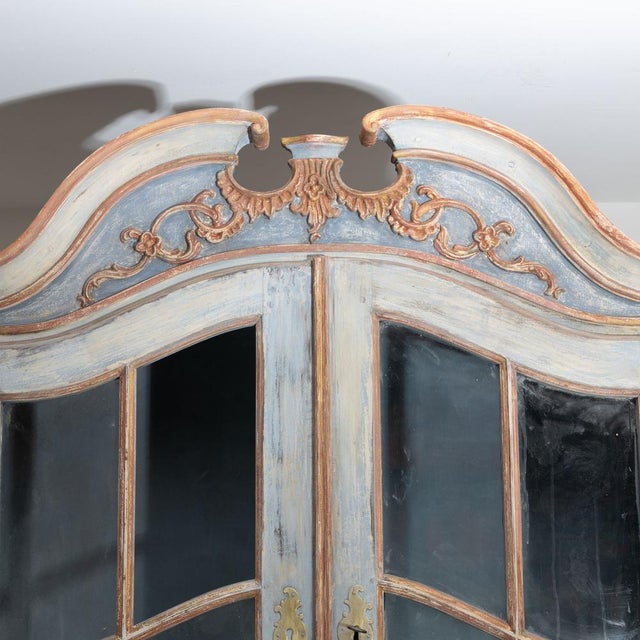 Large Showcase Cabinet, 18th Century For Sale - Image 5 of 7