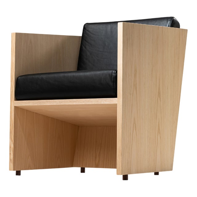 Armchair in Oak Wood and Natural Leather by Alvaro Siza For Sale