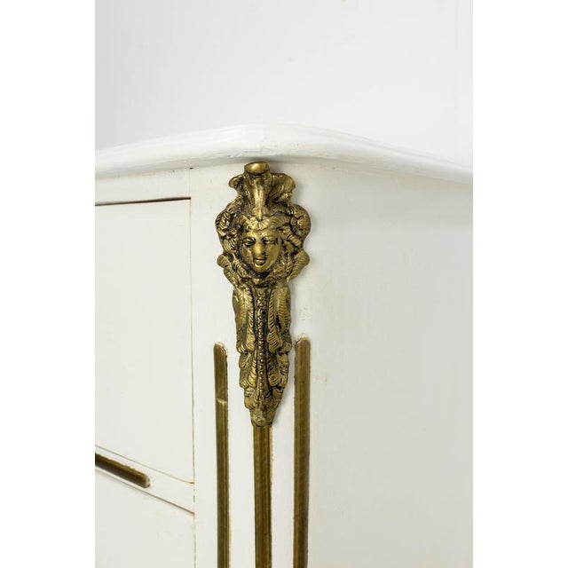 Mid-Century Louis XVI French White Chest of Drawers in Elm & Bronze, 1960s For Sale - Image 6 of 15