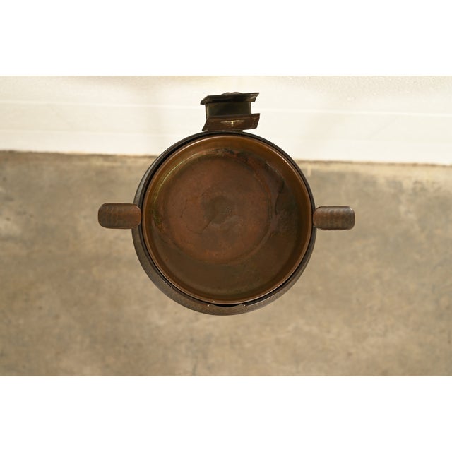 Roycroft Trefoil Antique Mission Arts & Crafts Hand-Hammered Copper Smoker's Stand With Ashtray, Circa 1910 For Sale In South Bend - Image 6 of 14