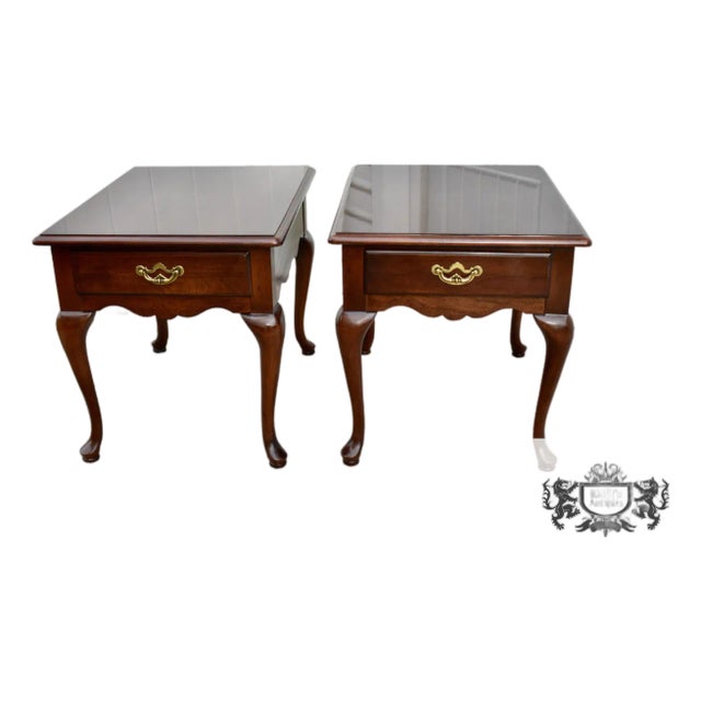 Vintage Pair of Thomasville Mahogany Queen Anne Style Tables W/Drawer For Sale