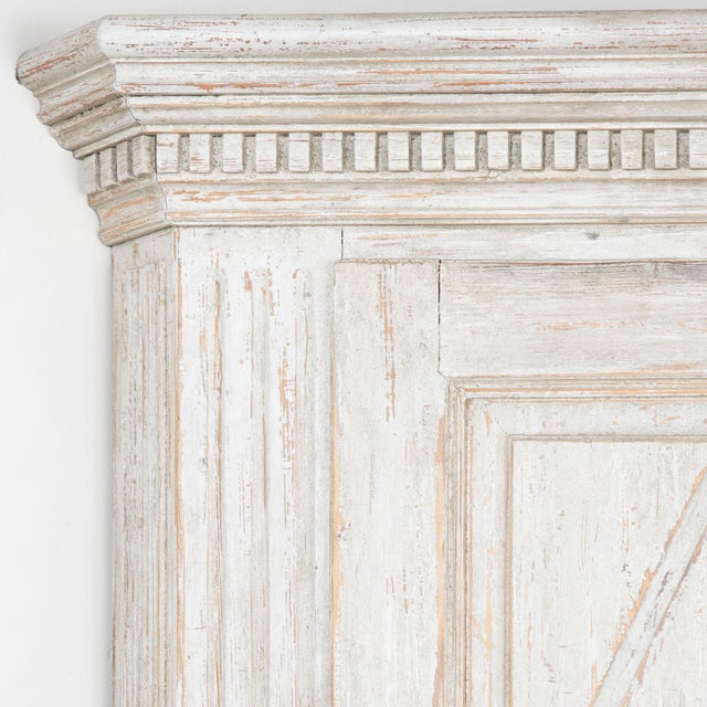 Gustavian (Swedish) 19th Century Swedish Gustavian Gray Pine Corner Cabinet Cupboard For Sale - Image 3 of 12