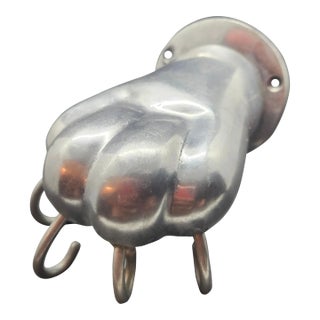 Vintage Towel Holder in the Shape of Lion Paws Made of Polished Aluminum For Sale