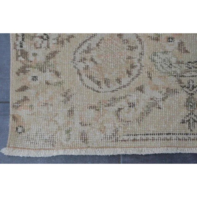 1960s Beige Anatolian Wool Area Rug For Sale - Image 10 of 11