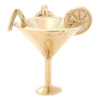 14k Yellow Gold Martini Glass Charm With Straw & Lemon Slice For Sale