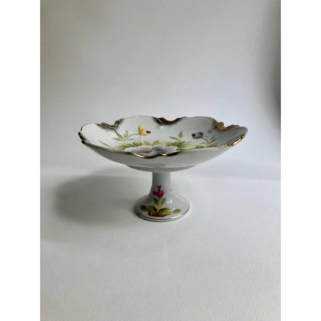 Japanese 1950s "Kashmir Rose" 9217 Hand-Painted Pedestal Dish For Sale - Image 3 of 13