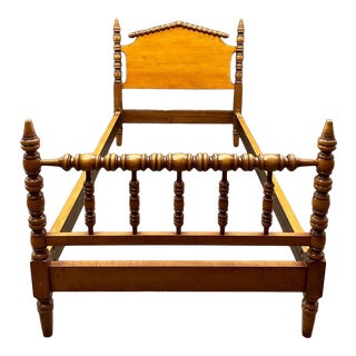 Antique America Classical Spool Carved Twin Bed For Sale