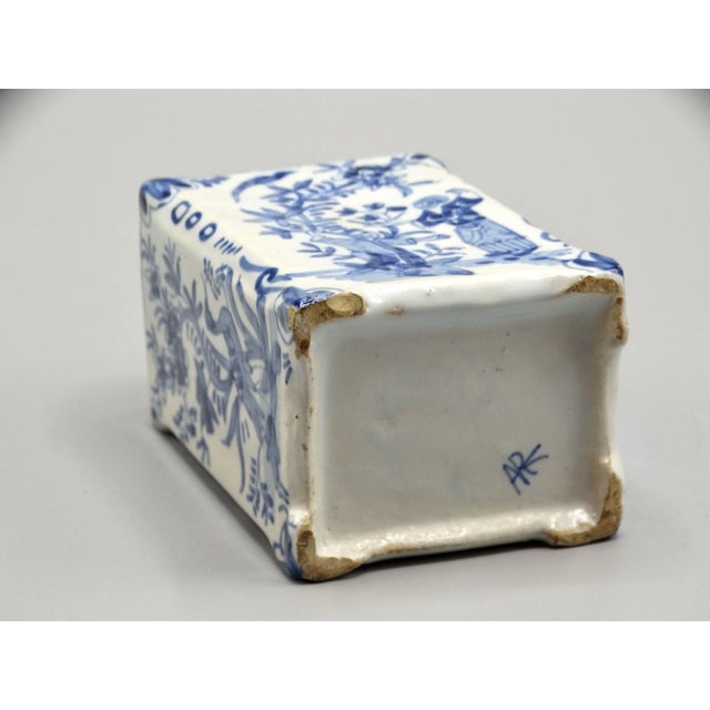 Ceramic 18th-Century Delft Chinoiserie Tea Caddy With Figures, Birds Maker's Mark For Sale - Image 7 of 8