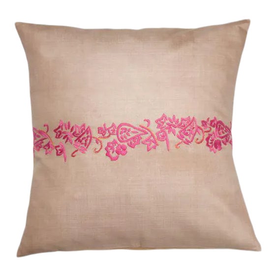 Bela Fuchsia Pillow Case, 20" x 20" For Sale