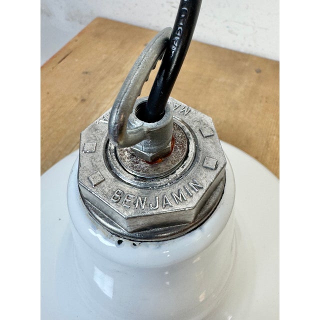 Industrial White Enamel Factory Pendant Lamp from Benjamin, USA, 1960s For Sale - Image 13 of 16