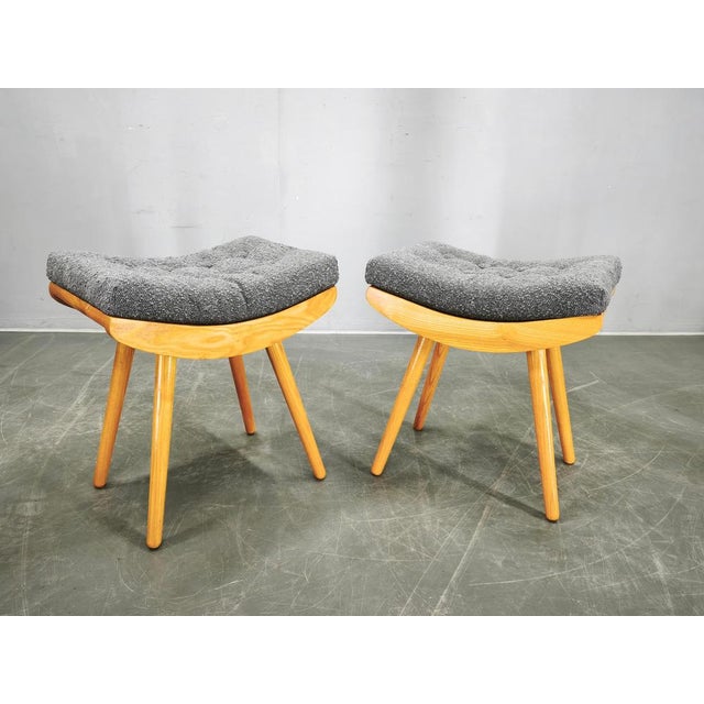 Mid-Century Maple Stools, Former Czechoslovakia, 1960s, Set of 2 For Sale - Image 3 of 9