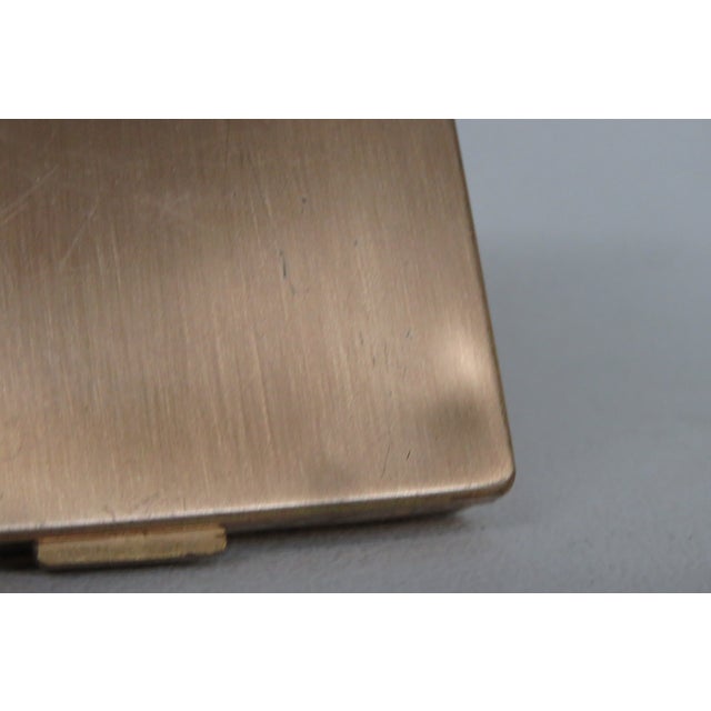Flato Gold Tone Lucky Clover Pattern Compact VTG Mirrored Powder Case 4762b For Sale - Image 13 of 17