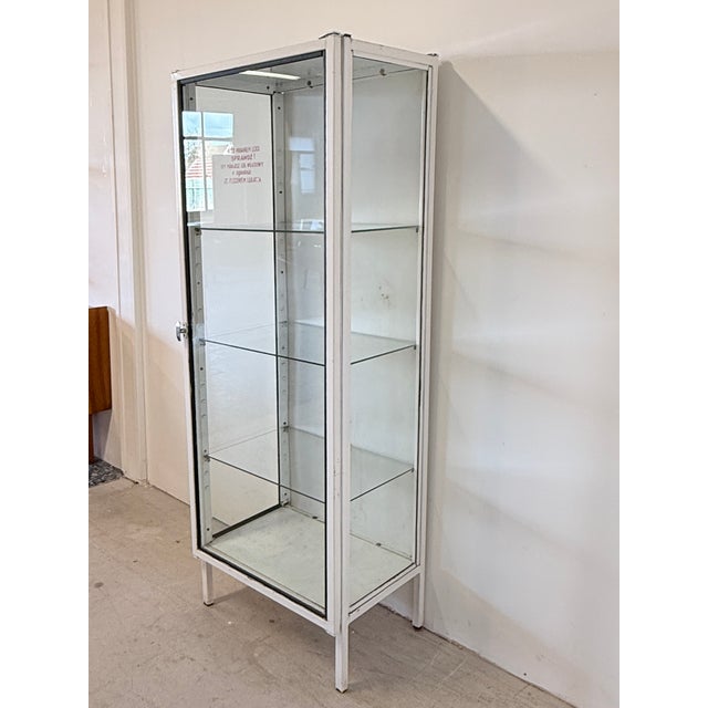 Mid-Century Polish Medical Display Cabinet, 1960s For Sale - Image 3 of 18