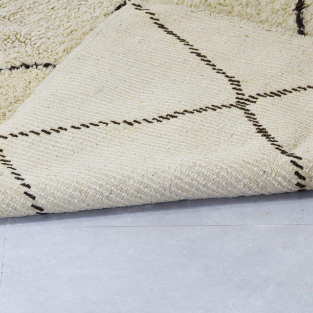 Vintage Nomadic Berber Rug, 1970 For Sale - Image 4 of 6