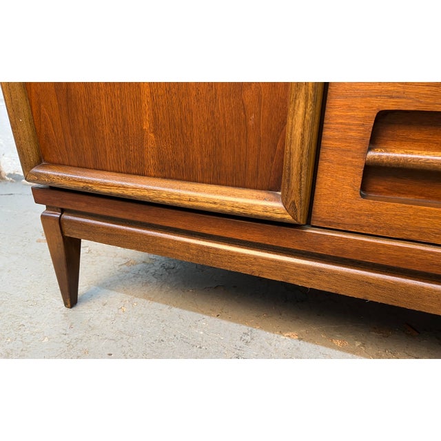 Vintage Mid-Century Walnut Credenza by Bassett For Sale - Image 16 of 17