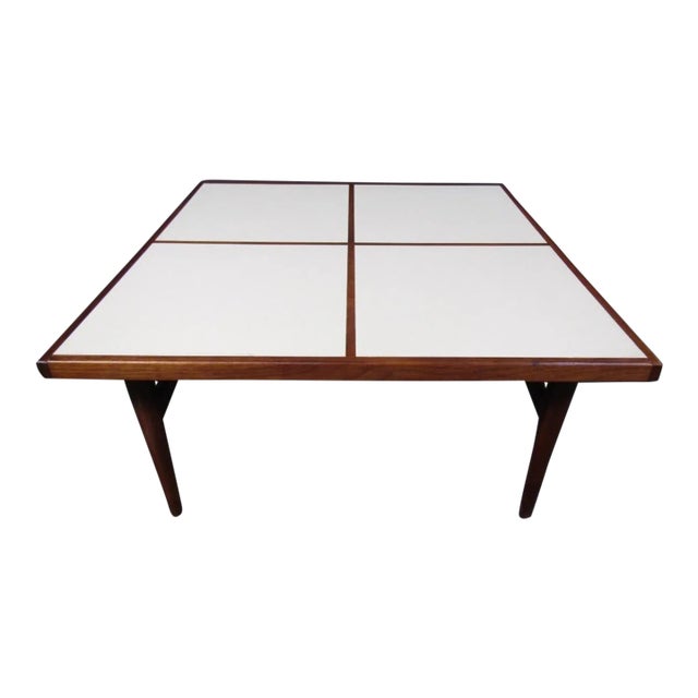 Mid-Century Modern Coffee Table For Sale
