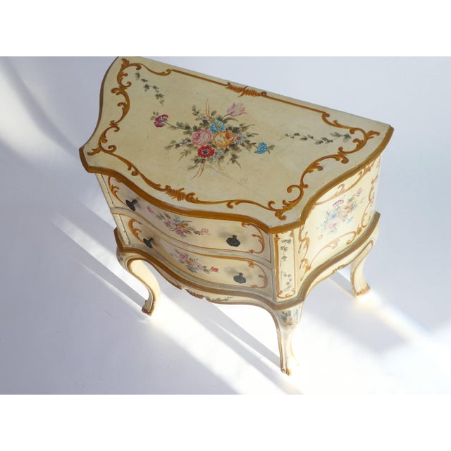 Wood Italian Venetian Painted Wooden Chest of Drawers, Louis Xv Style Cabinet, Vintage Florentine Nightstand, 1950s For Sale - Image 7 of 11