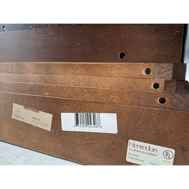 Late 20th Century Henredon Georgian Style Mahogany Display Curio Cabinet For Sale - Image 12 of 12