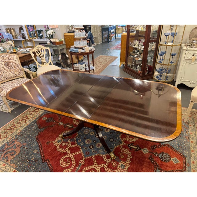 Brown 1940s Beacon Hill Mahogany Single Pedestal Dining Table on Brass Castors For Sale - Image 8 of 12